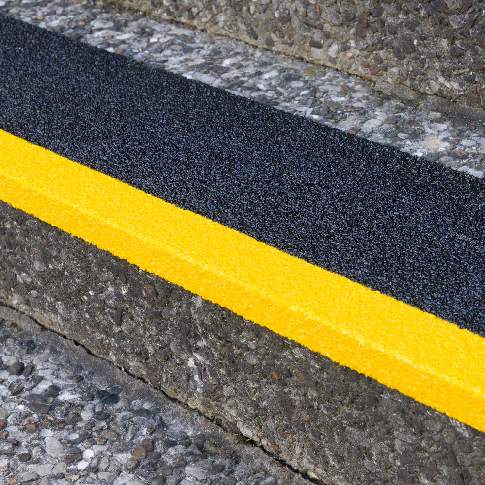 aave-treppenkantenprofil-industair-xl-r-13-gfk-100-x-23-x-3-cm-selbstkl-praxis-detail.jpg